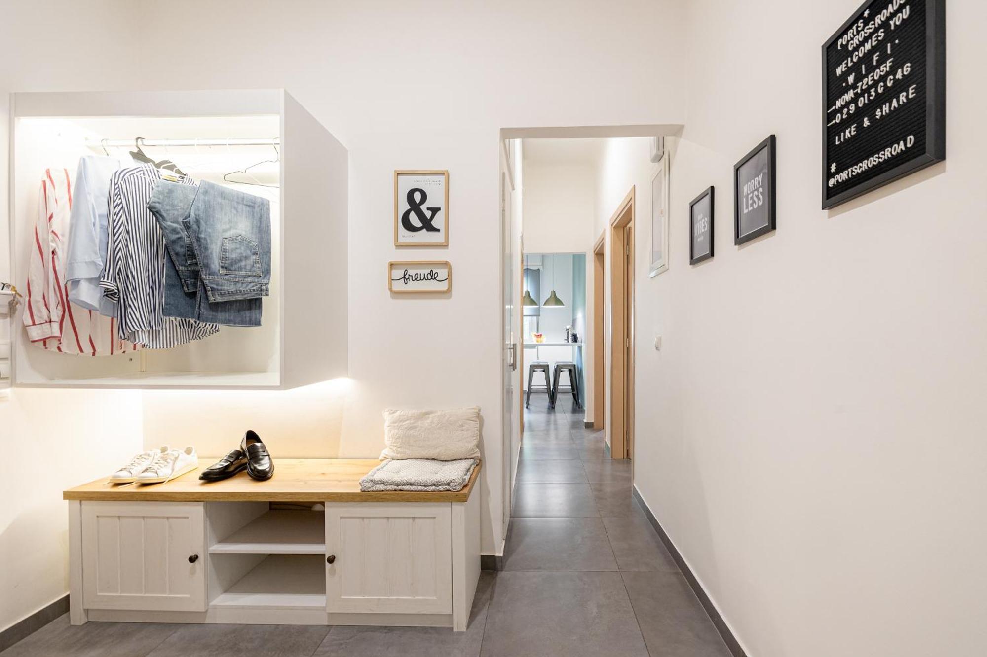 Ports Crossroad C Apartment พีเรียส ภายนอก รูปภาพ