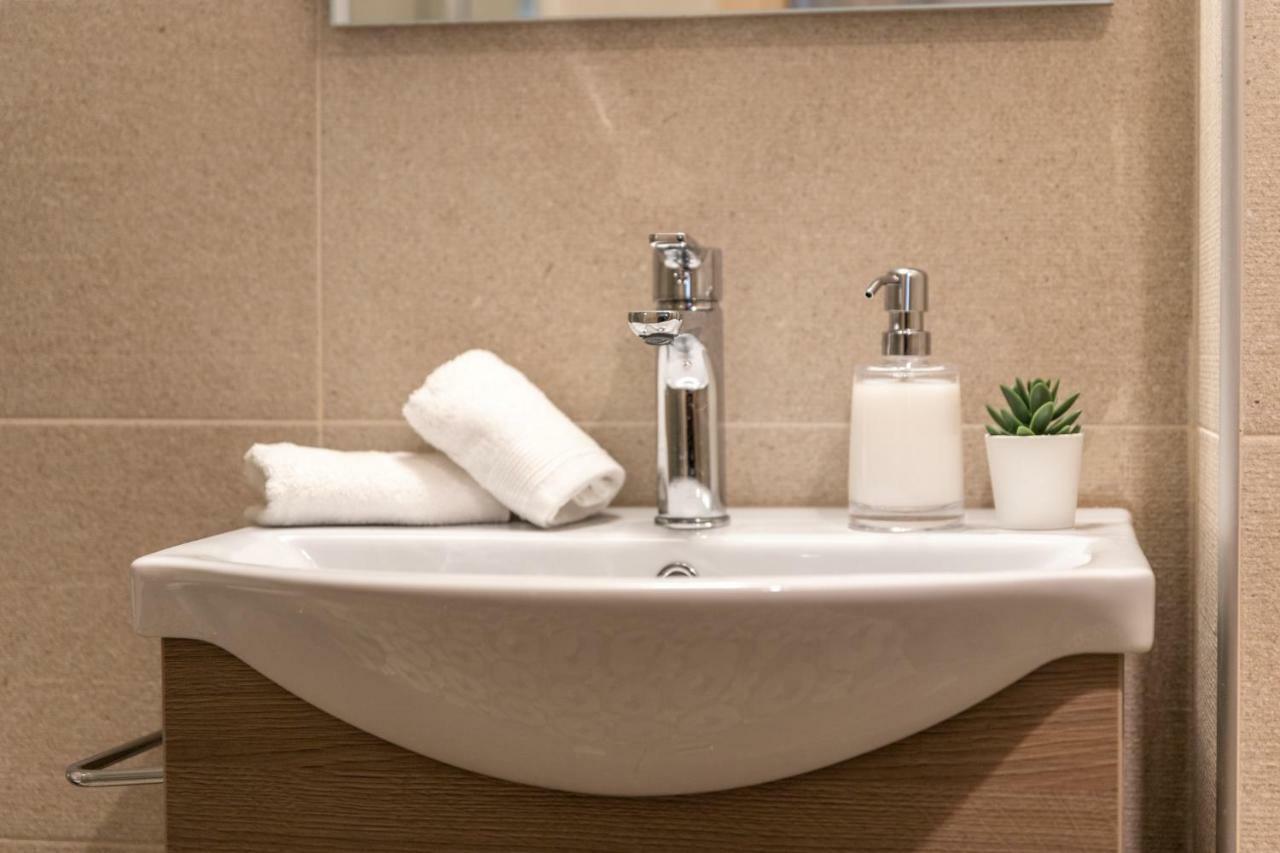 Ports Crossroad C Apartment พีเรียส ภายนอก รูปภาพ